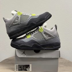 Air Jordan 4 Retro SE 95 Neon