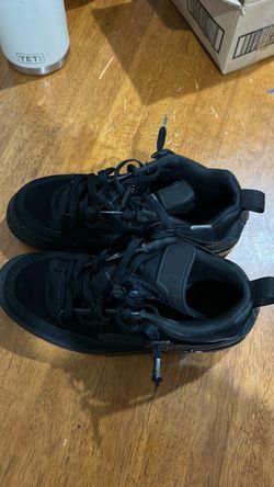 Jorden spizike low (black cat)