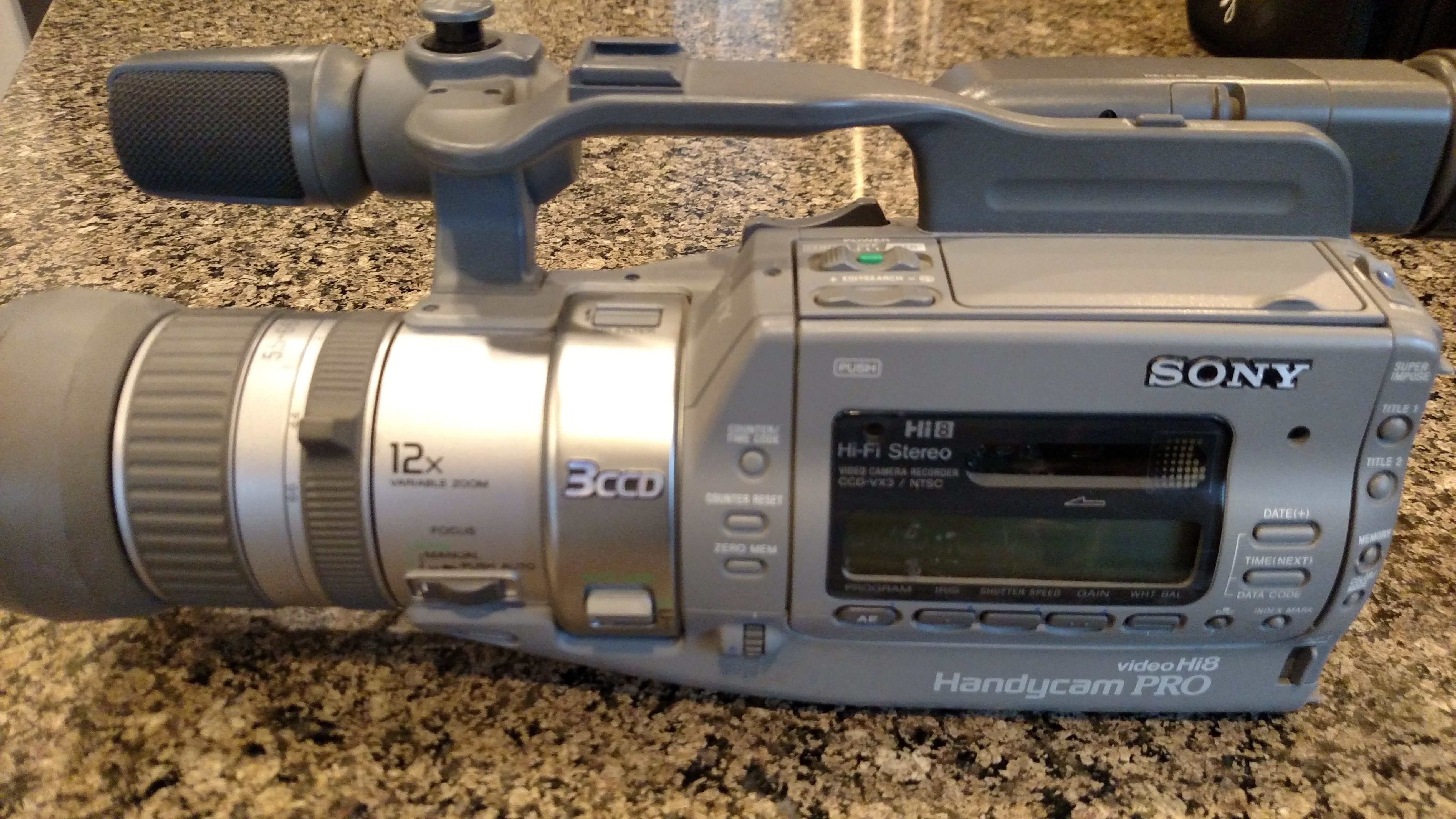 Sony Pro Camcorder Hi8 3CCD CCDVX3 for Sale in WA OfferUp