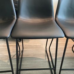 3 Bar Stools