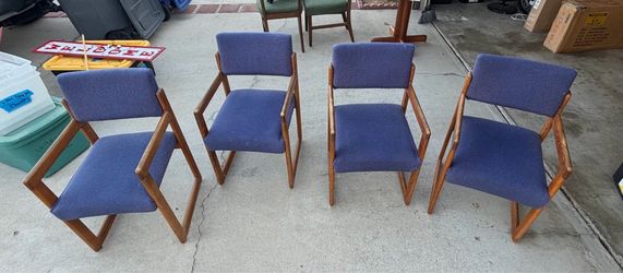 Set of 4 Mid-Century Modern Armchairs
