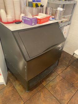 Ice maker machine