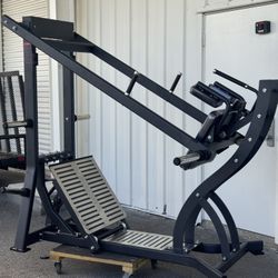 Brand New!! Pendulum Squat