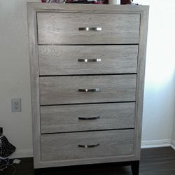 5 DRAWER DRESSER