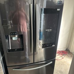 💯🌆Samsung Refrigerator Black Stainless Family Hub💯🌆