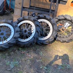 Crush Locked Wheels  Off A Honda  4 Wheeler