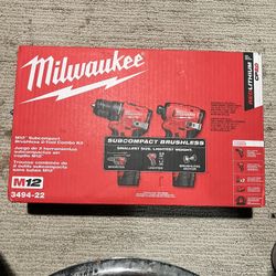 Milwaukee Drill Set