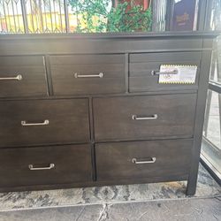 Karina’s Furniture 