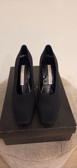 Brand New Enzo Angiolini Black Women's Classic Pump. Leather Sole Size 7.5
