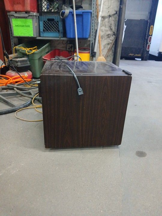 Kenmore MINI FRIDGE