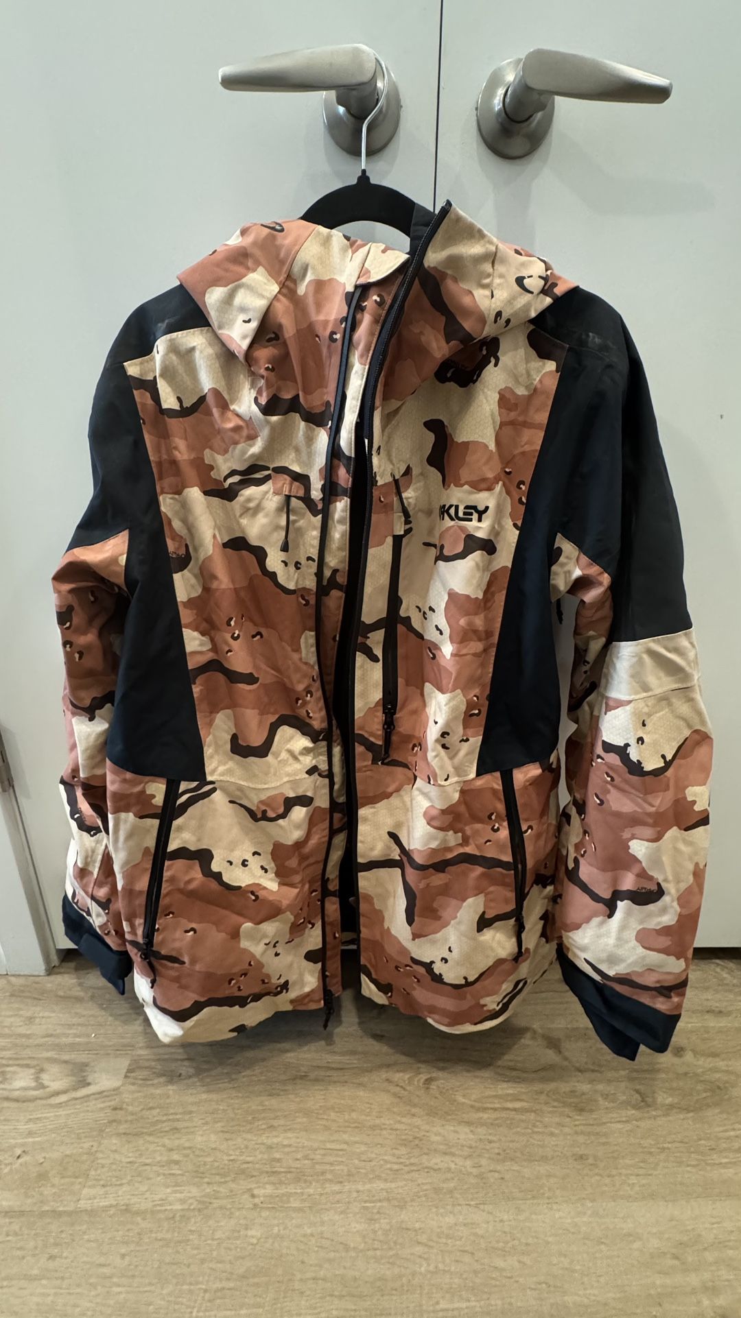 Oakley FN Dry 10k SKI JACKET CAMO WATERPROOF SIZE M...