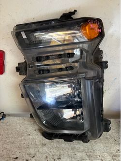 2020 - 2023 chevy silverado 2500 left headlight