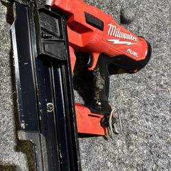 Milwaukee M18 FUEL 3-1/2 in. 18-Volt 21-Degree Lithium-Ion Brushless Cordless Framing Nailer (Tool-Only)