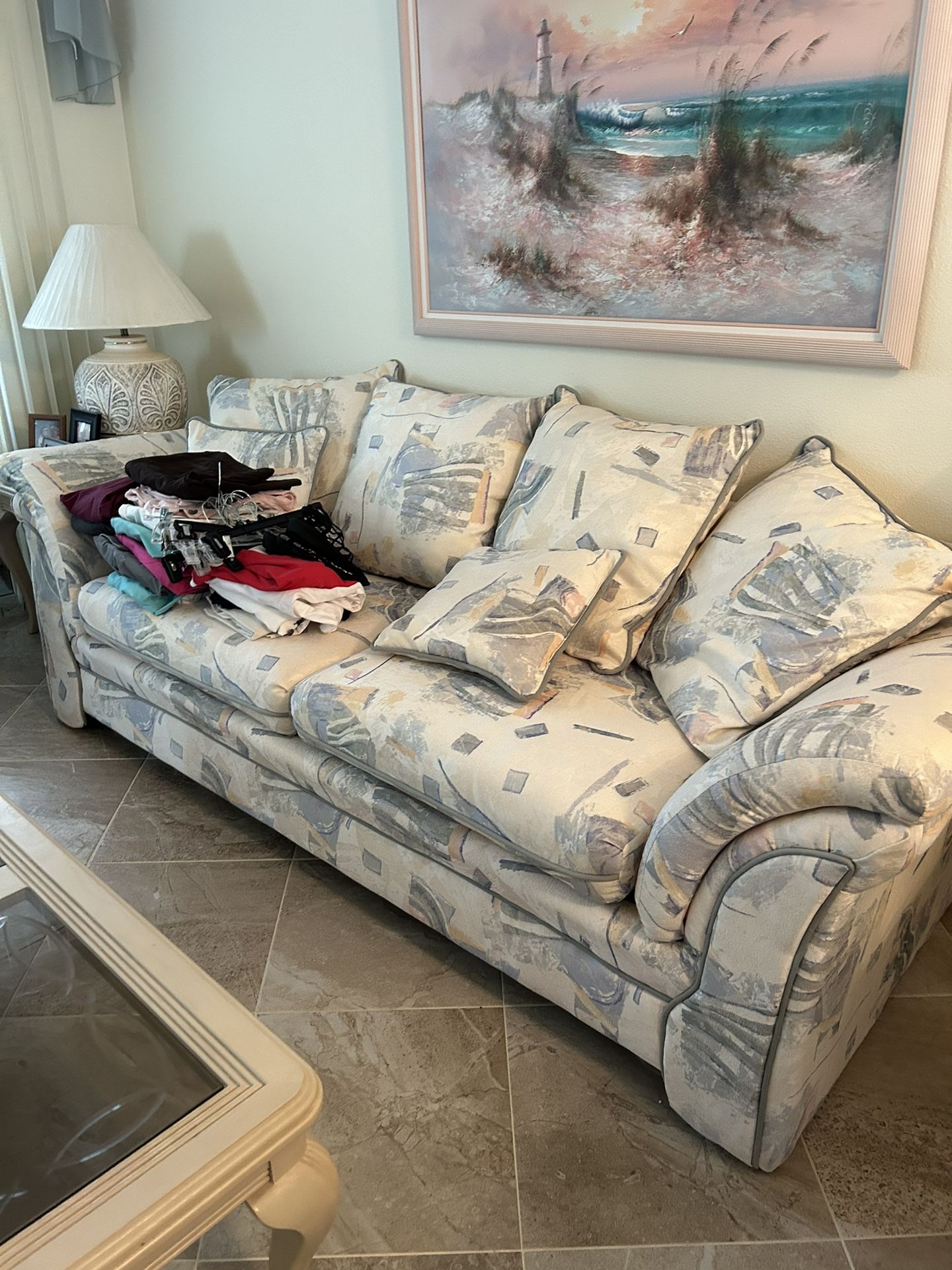 Loveseat And Matching Couch- W/  coffee table to end tables and two matching lamps all for 550