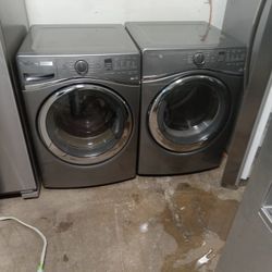 Whirlpool King Size Capacity Washer And Dryer Set Comes With A Complete 30-day Warranty Free Delivery Vancouver Area