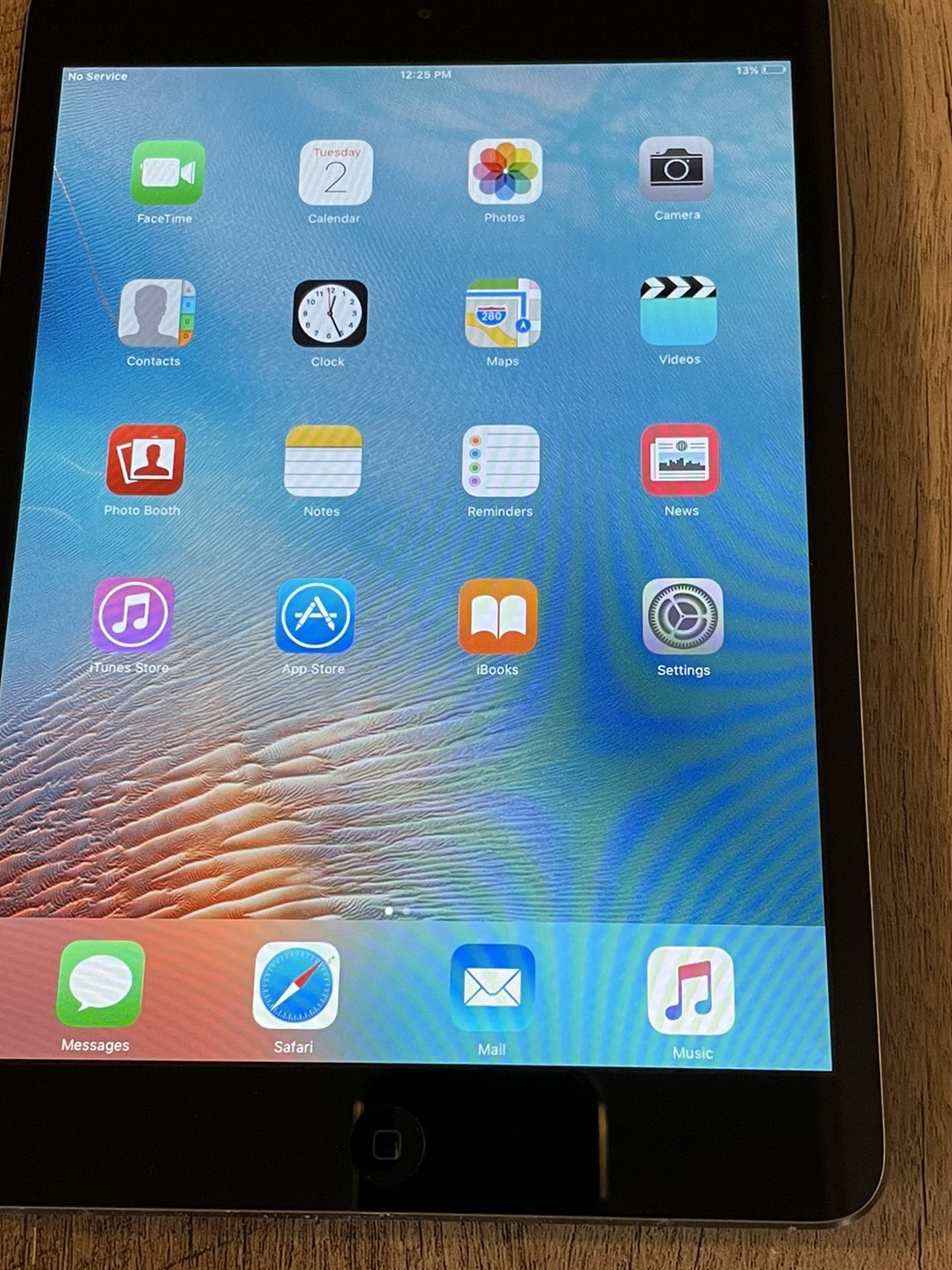 iPad Mini 1 W/ 16gb Wifi And Cellular $50