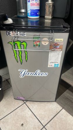Mini refrigerator