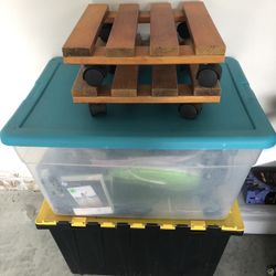 (2) Wooden Plant Stands On 🛞 