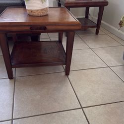 2 End Tables 