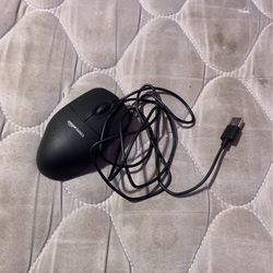 Amazon Basics Computer Mouse