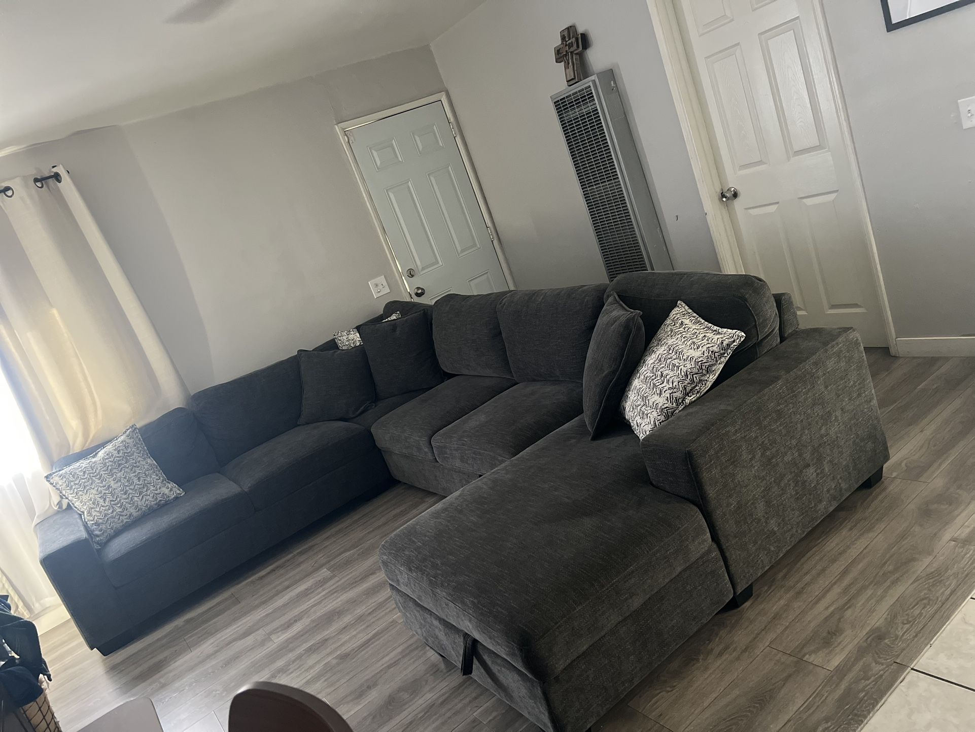 Sleeper Sectional With Storage $1000