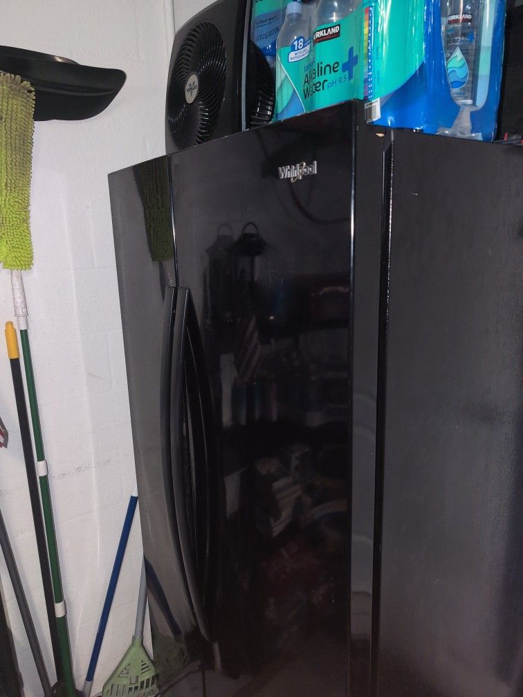 Refrigerator side by side with freezer OBO