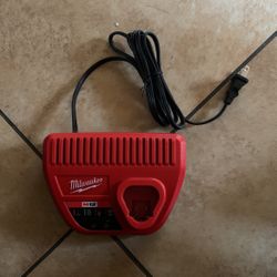 Milwaukee M12 Battery Charger