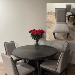 High End Table With 4 Chairs 
