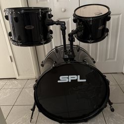 Set Of Drums 