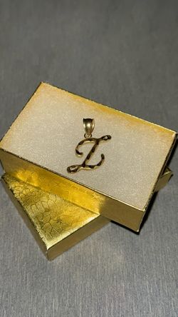 L shaped pendant