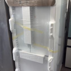 Whirlpool 33” French Door Refrigerator 