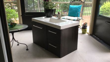 36" Floating Bathroom Vanity, Sink, Brushed Nickel Faucet, Mirror