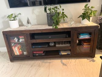 Free tv stand