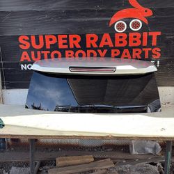 2015 Yukon Back Glass W/ Spoiler OEM 2020