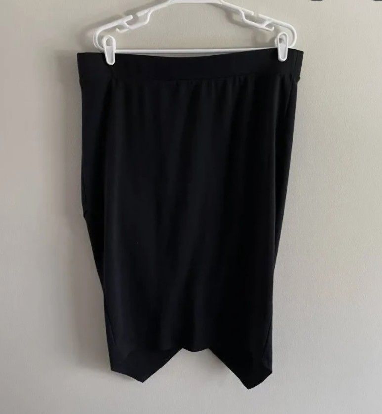 Torrid Ponte Skirt With Envelope Slit Back Hem