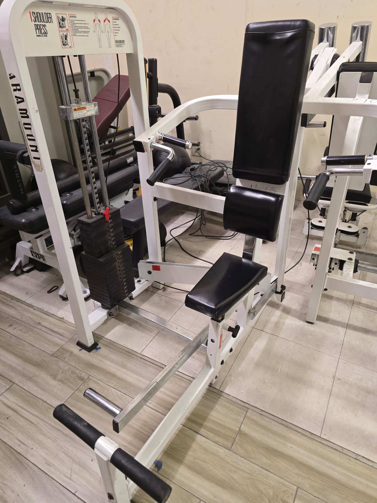 Paramount Shoulder Press Gym Equipment Exercise Fitness Weight Machine