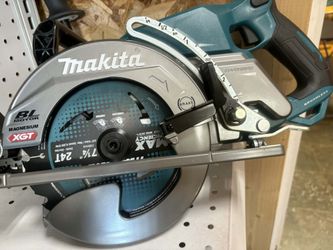 Makita new 71/4" Circular Saw 40V XGT Brushless- no Battery