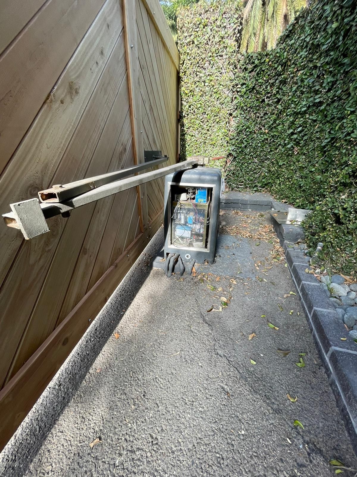 Electric Gate Adjustment And Replace 