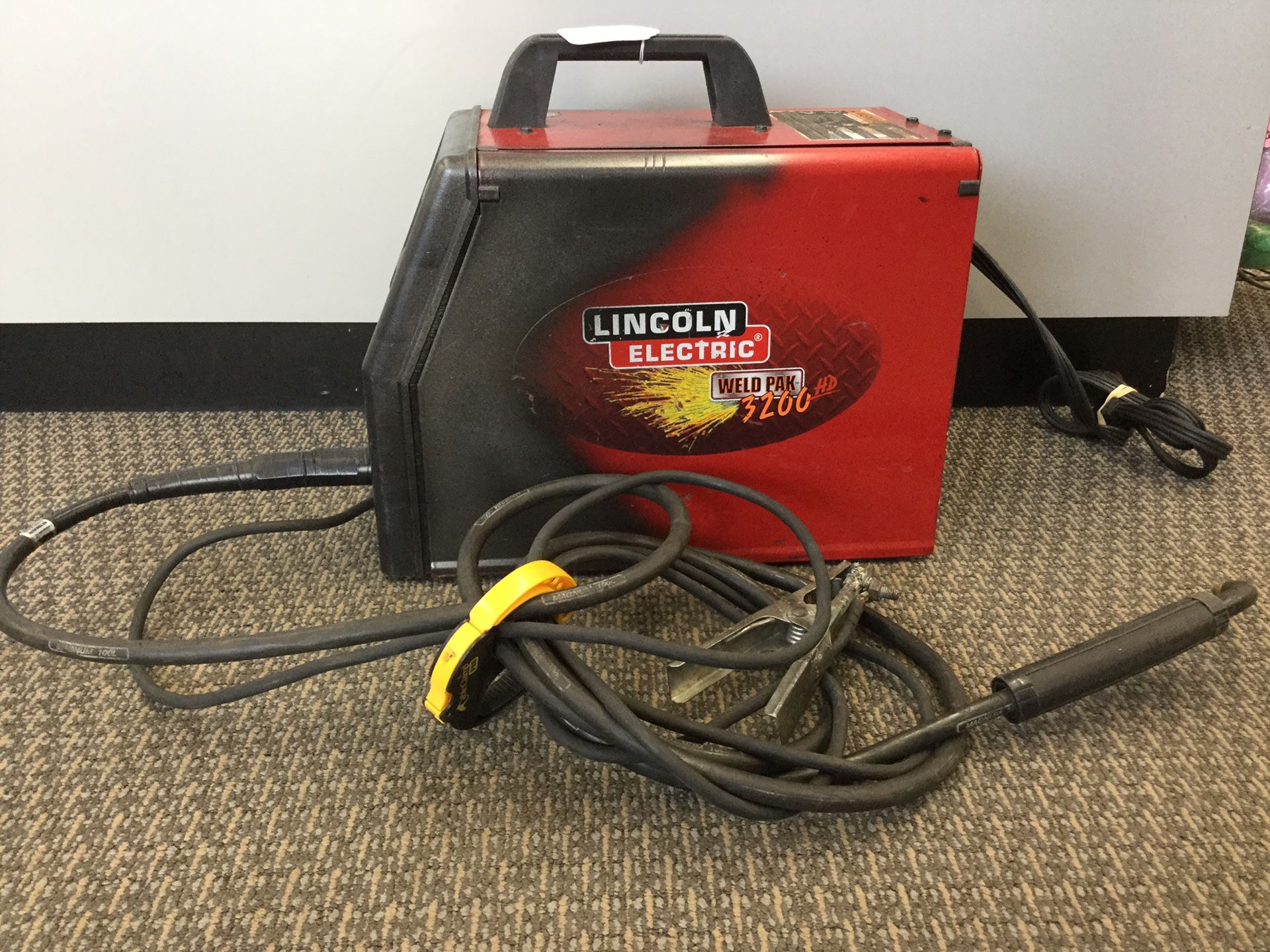 Lincoln Electric Weld Pak 3200 HD Mig Welder for Sale in Auburn, WA