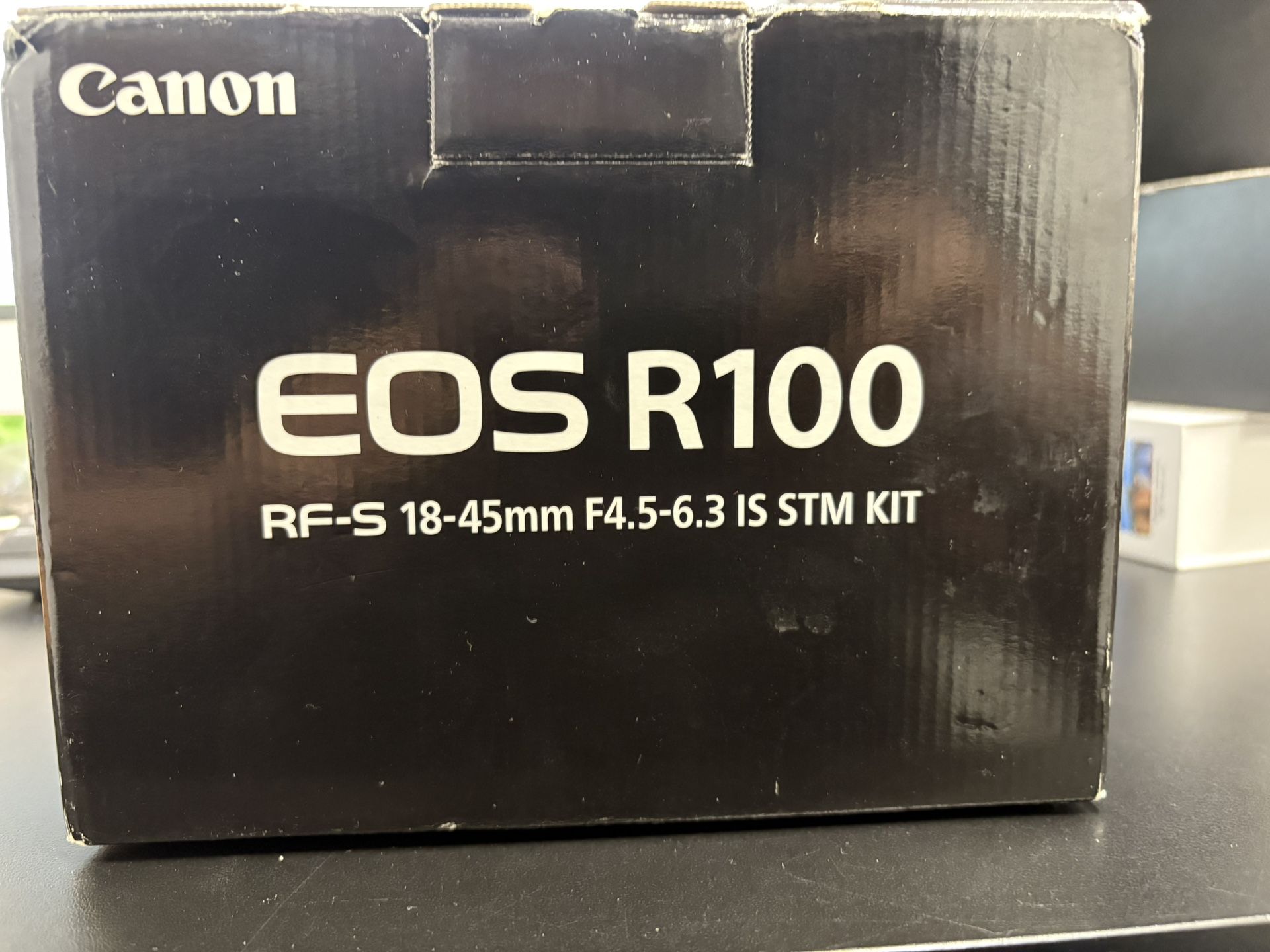 Canon EOS R100 with 18-45mm F4.5-6.3 IS STM KIT