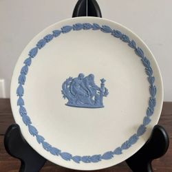 Vintage Retro Wedgwood Asclepius Sacrifice Blue White Jasperware Plate Dish