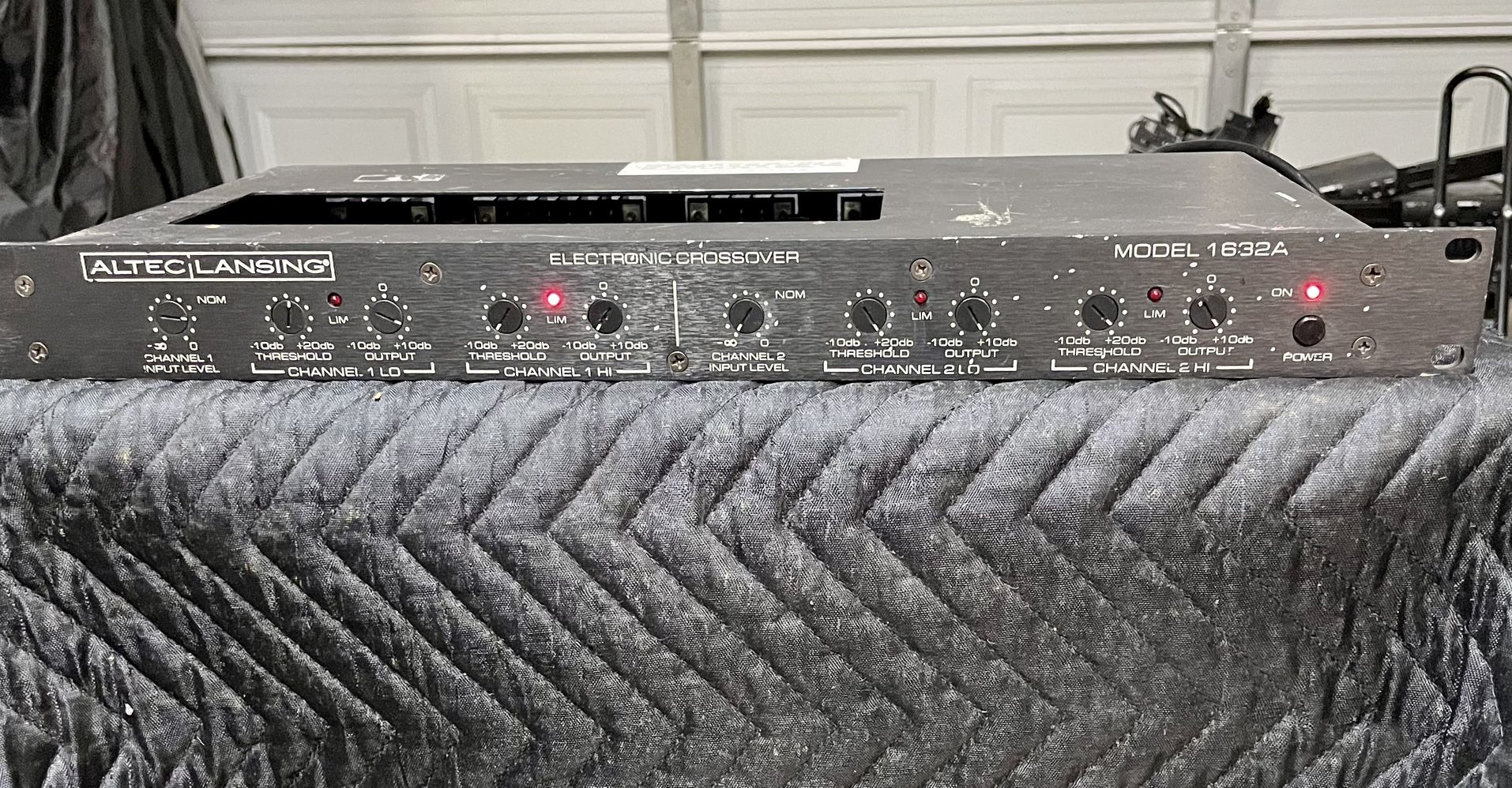 Altec Lansing 1632A 2 Way Crossover Rack Unit