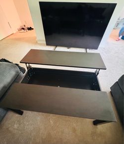 $75– Lift Top Coffee Table w/ Storage – Must Go by Friday