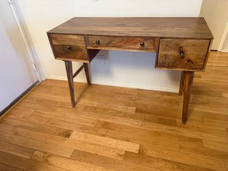 World Market Desk