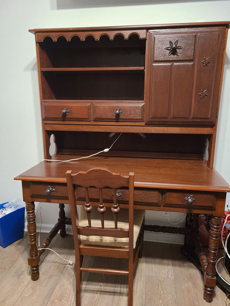 Antique Real Wood Desk With Hutch 