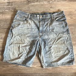 Men’s Levi’s Denim Shorts – Size W46