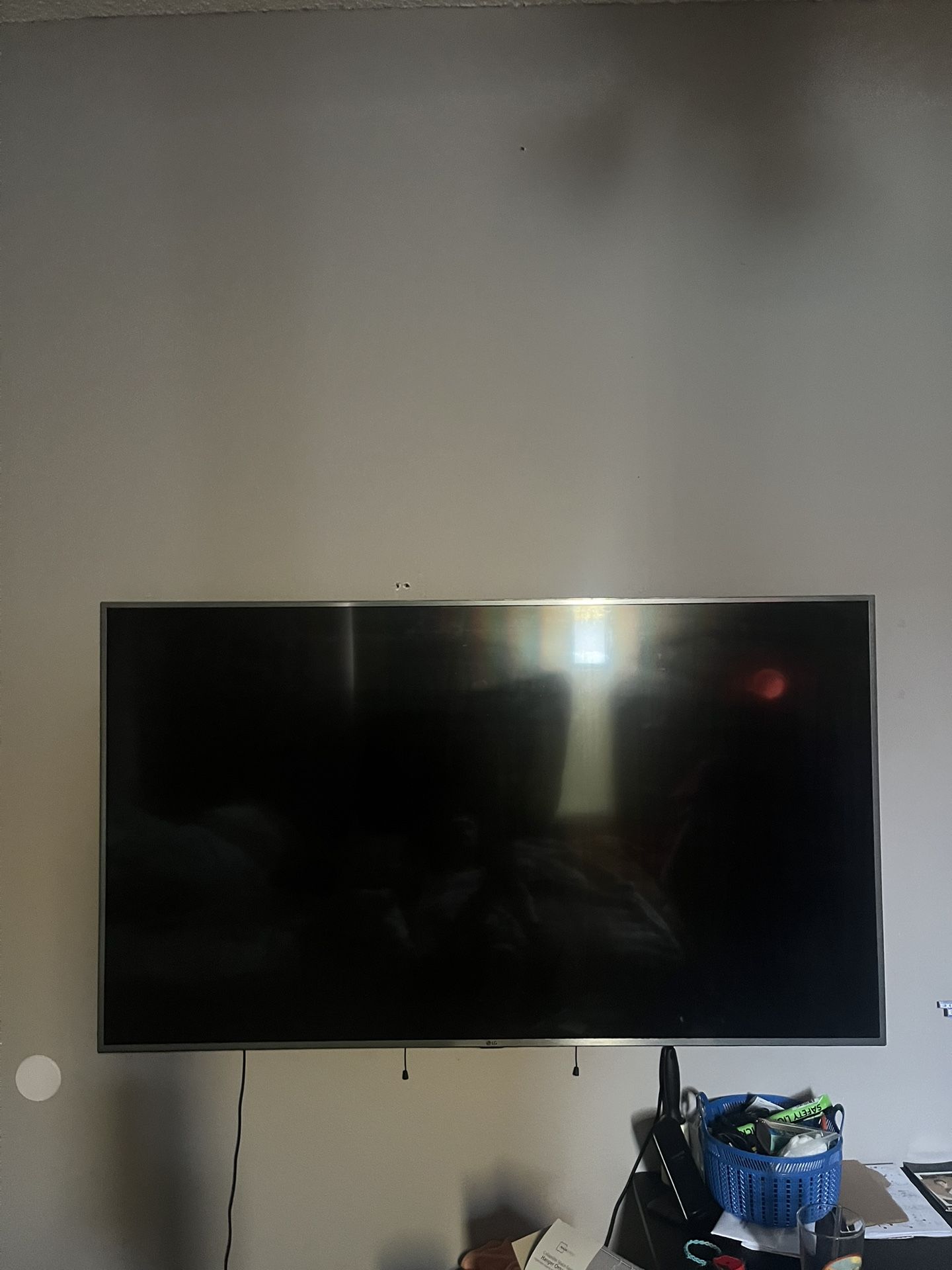 LG TV With Original Remote 