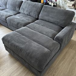 Corduroy Sectional 7-Pcs XL Modular Set.  🔶️   Seccional XL De 7 Piezas Color Gris Nueva En Caja  