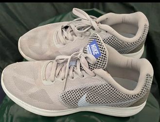 Athletic women shoes