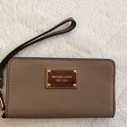 Michael Kors Wallet/Wristlet